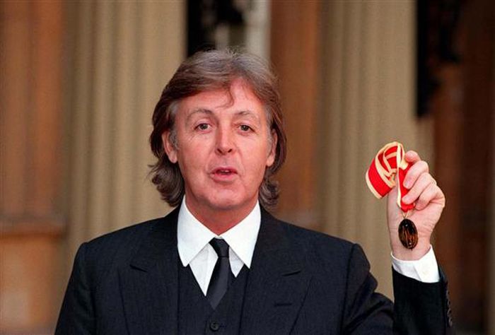 Paul McCartney Aging Timeline (27 pics)