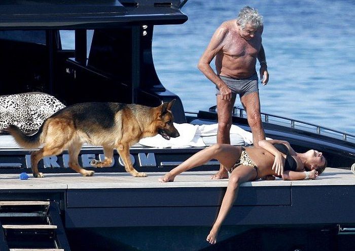 Roberto Cavalli and His Girlfriend (10 pics)
