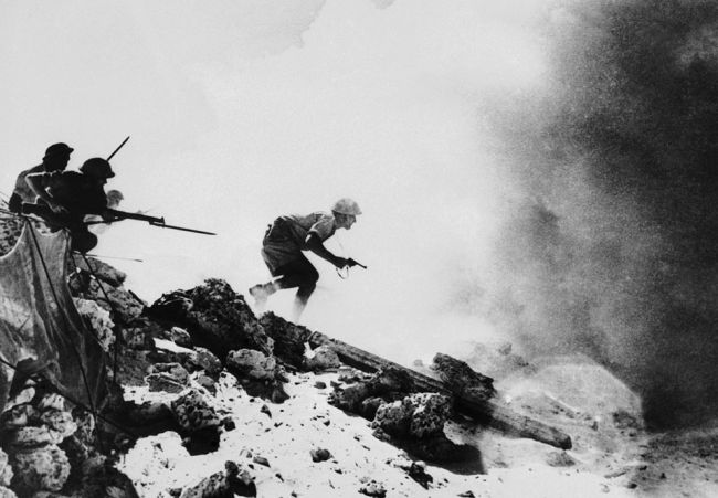 World War II Photographs (90 pics)