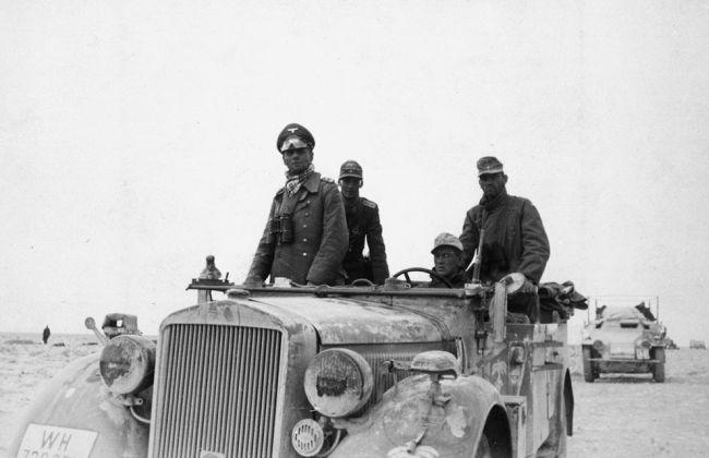 World War II Photographs (90 pics)