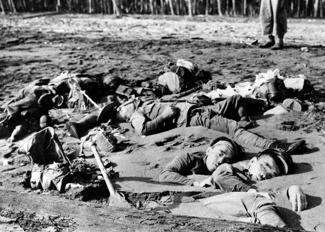 World War II Photographs (90 pics)