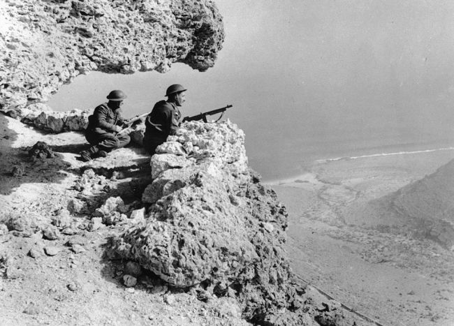 World War II Photographs (90 pics)