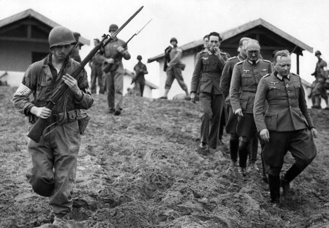 World War II Photographs (90 pics)