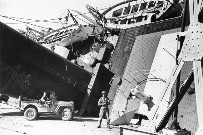 World War II Photographs (90 pics)