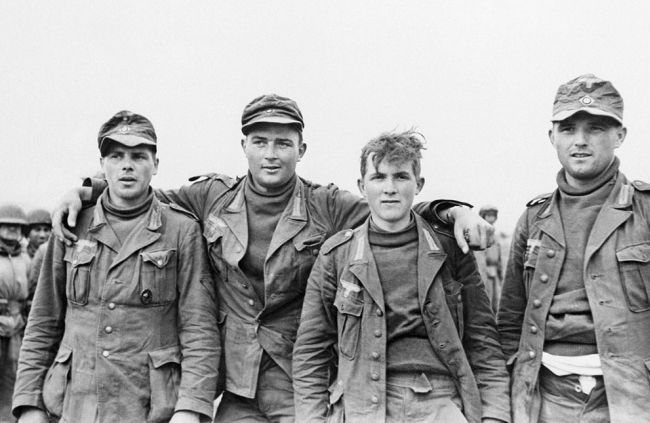 World War II Photographs (90 pics)