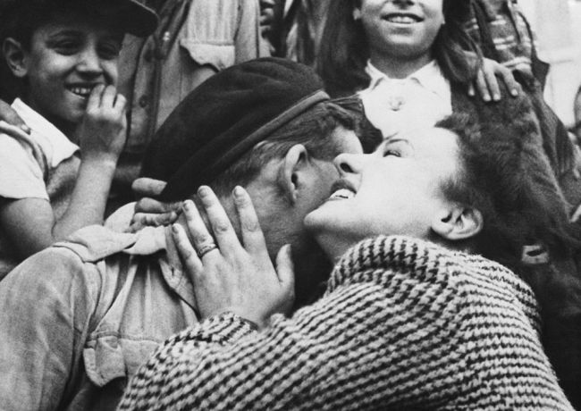 World War II Photographs (90 pics)