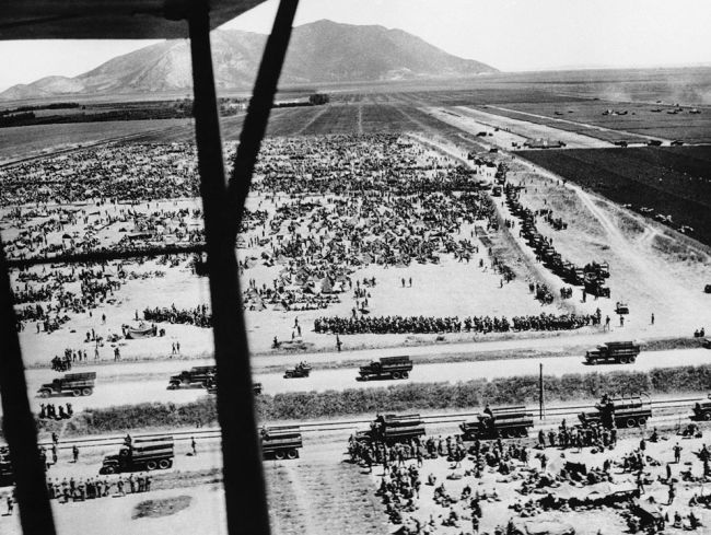 World War II Photographs (90 pics)