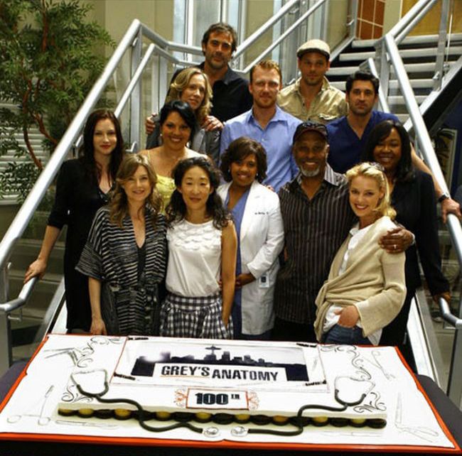 100th Episode TV Series Cakes (36 pics)