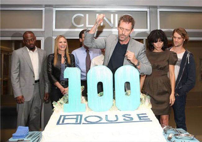100th Episode TV Series Cakes (36 pics)