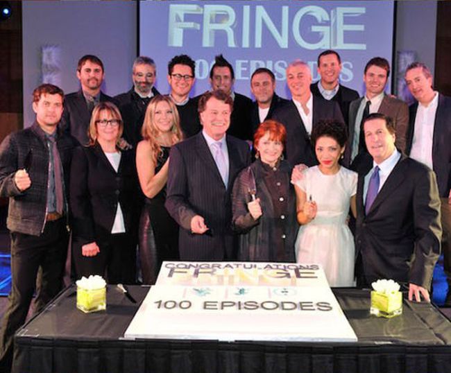 100th Episode TV Series Cakes (36 pics)