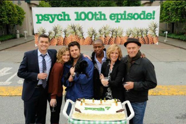 100th Episode TV Series Cakes (36 pics)