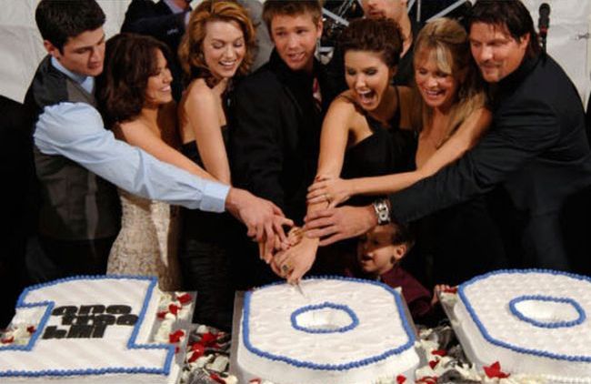 100th Episode TV Series Cakes (36 pics)