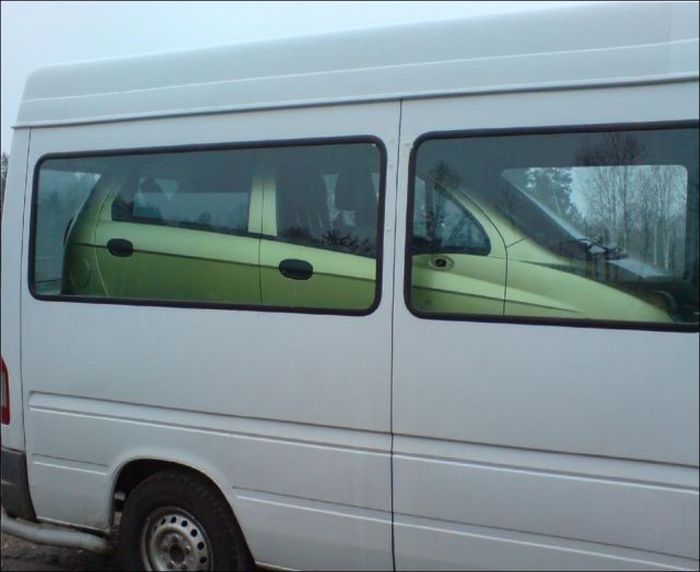 What Is Inside This Van? (4 pics)