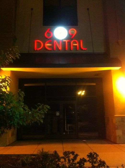 WTF Signs. Part 35 (30 pics)