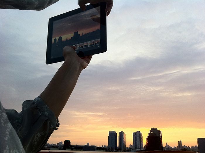 People Taking Pictures With Ipads (41 pics)