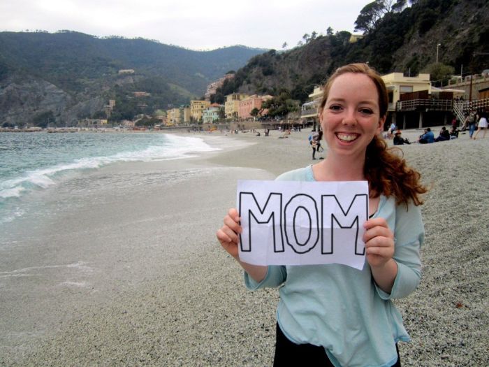 Girl Says Thanks to Her Parents (10 pics)