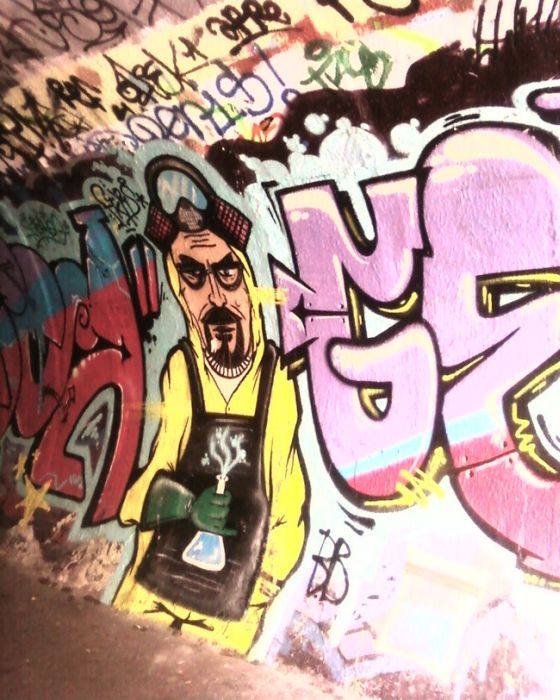 Breaking Bad Street Art (20 pics)