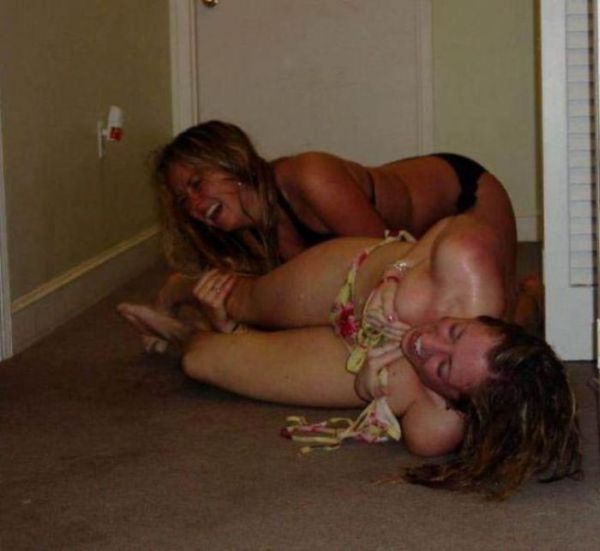 Drunk Girls Party Hard (58 pics)