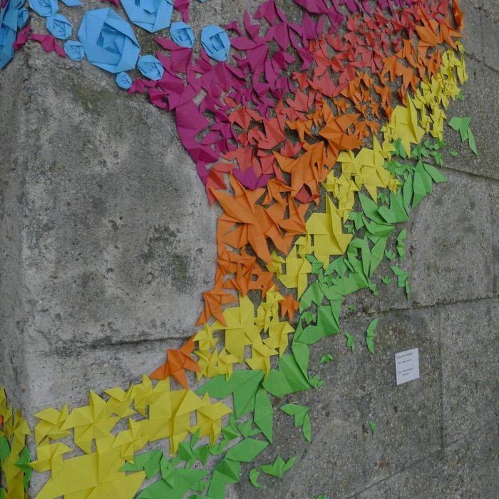Origami Street Art (22 pics)