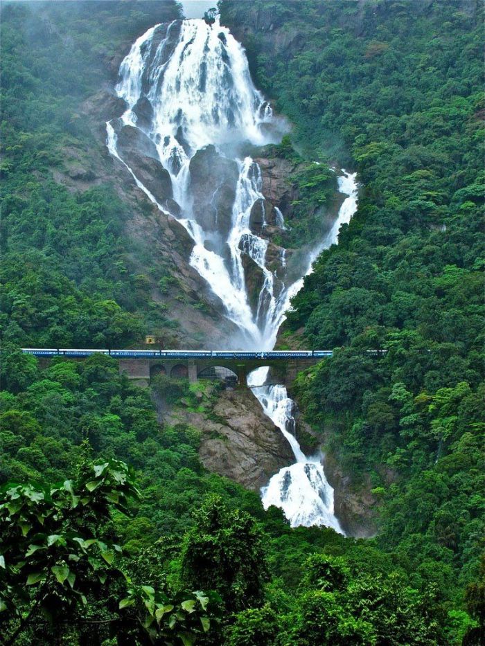 Railroad Bridge Near Dudhsagar Falls (6 pics)