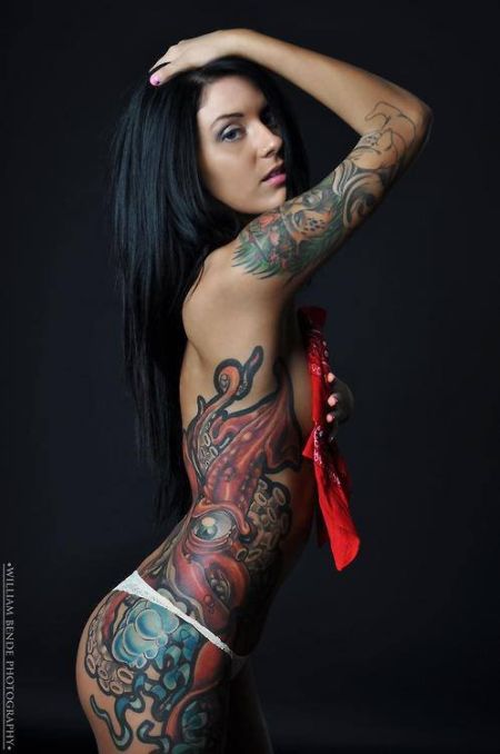 Beautiful Tattoo Girls (43 pics)
