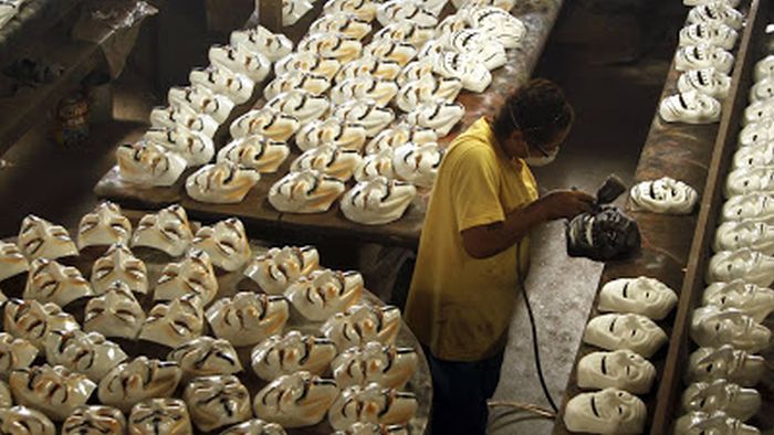 Production of the Iconic Guy Fawkes Masks (11 pics)