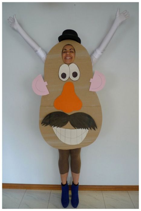 One Costume a Day (41 pics)