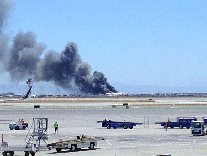 Plane Crash in San Francisco (23 pics)
