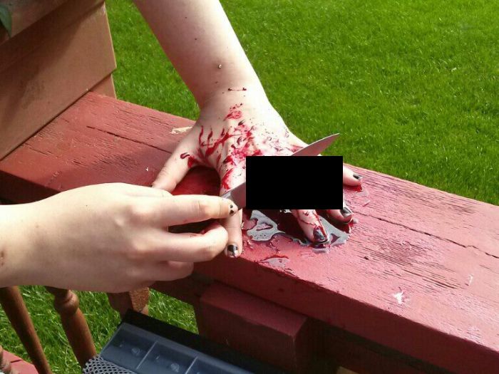 DIY Special Effects for a Horror Movie (9 pics)
