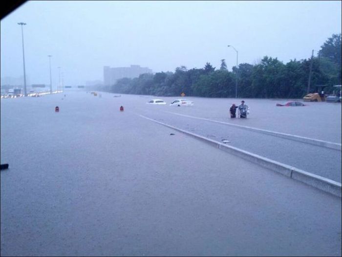 Extreme Flooding in Toronto (31 pics)