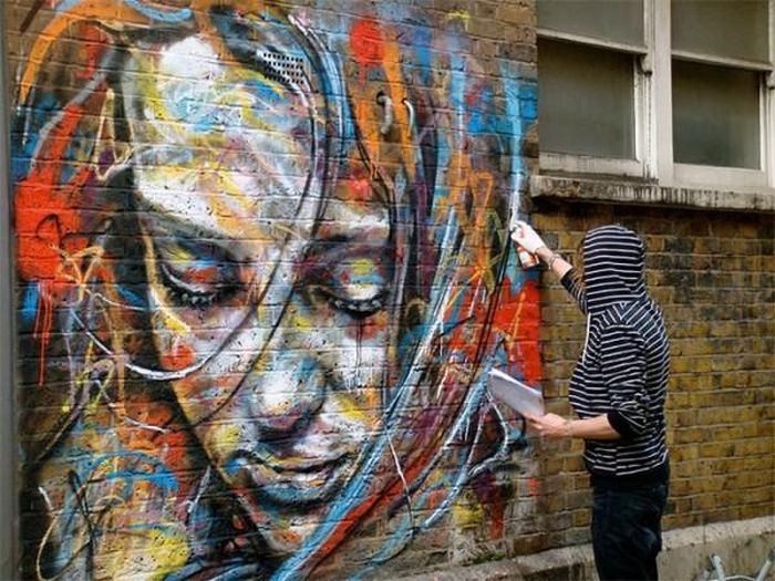Spray Paint Portraits Without Brushes and Stencils (14 pics)