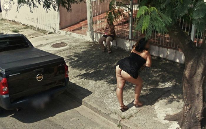 Unusual Images on Google Street View (25 pics)