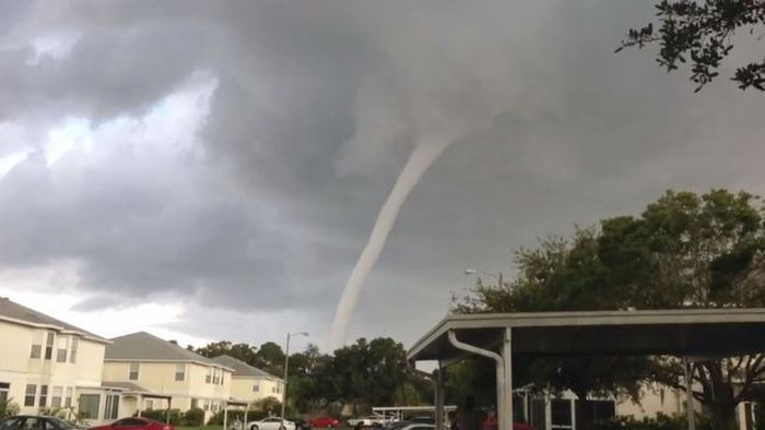 Florida Waterspout (12 pics + video)