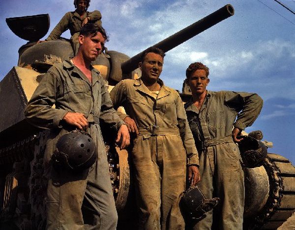 Colorized WWII USA Photos (41 pics)