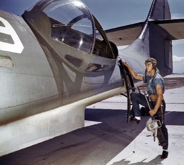 Colorized WWII USA Photos (41 pics)