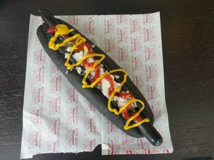 Black Hot Dog (7 pics)