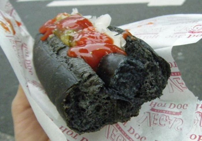 Black Hot Dog (7 pics)