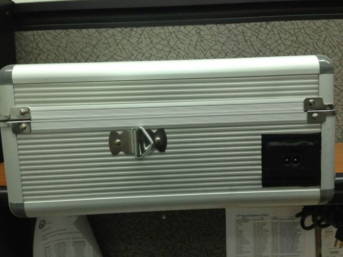 Custom-Made Xbox Briefcase (26 pics)