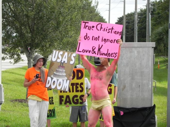 People Trolling the Westboro Baptist Church (23 pics)