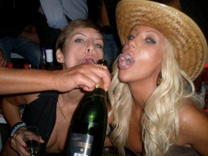 Girls Have Fun (73 pics)