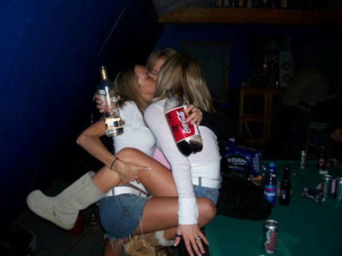 Girls Have Fun (73 pics)