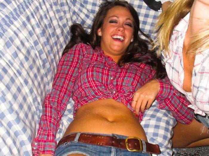 Girls Have Fun (73 pics)