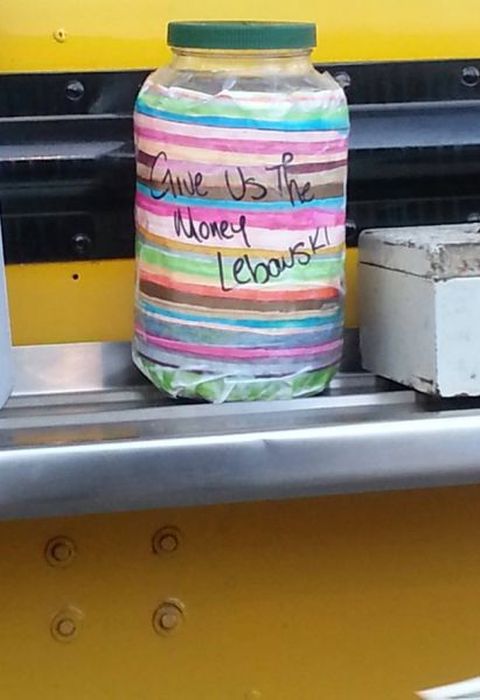 Funny Tip Jars (23 pics)