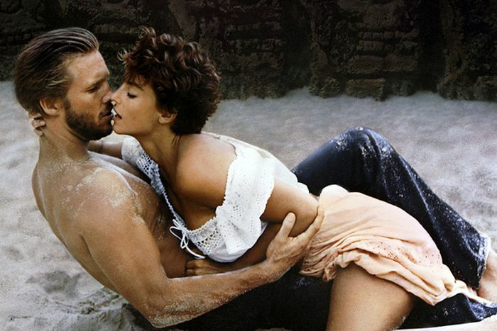 List of the Sexiest Movie Couples (21 pics)