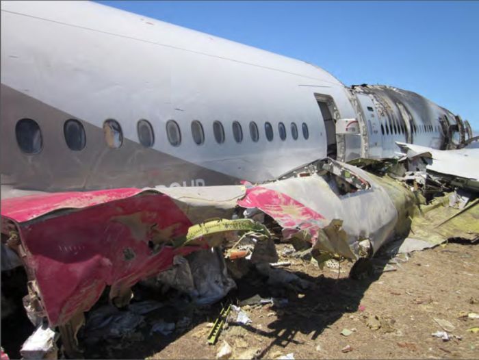 Asiana Airlines Flight 214 (32 pics)