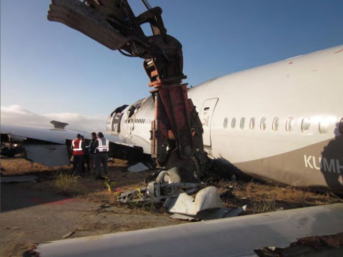 Asiana Airlines Flight 214 (32 pics)