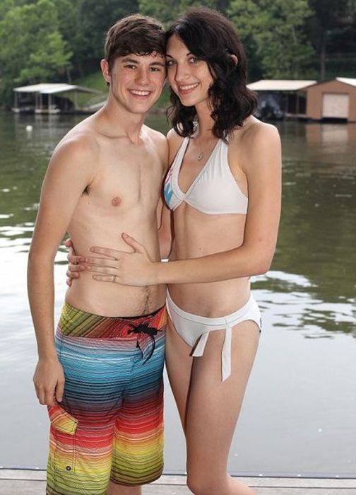 Two Teenagers in Love (12 pics)