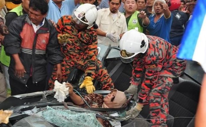 Pregnant Woman Survived a Terrible Crash (28 pics)