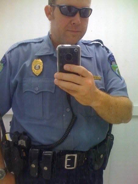 Cop Selfies (22 pics)