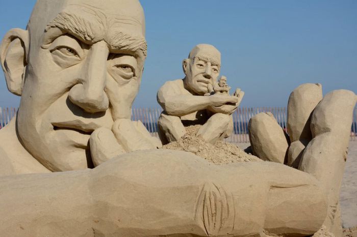 The Infinity Sand Sculpture (6 pics)